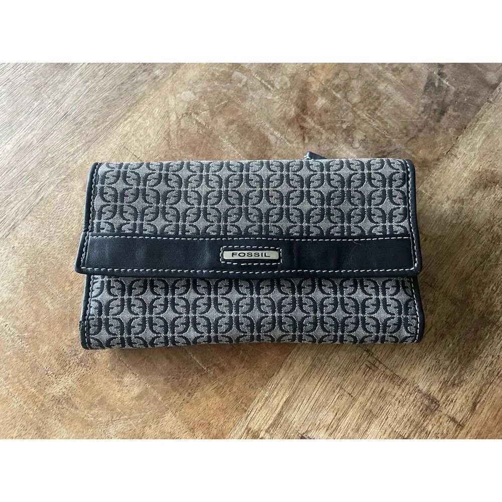 Fossil Monogram Canvas Wallet Black Trim Zip Pocket Trifold
